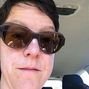 Meet your Posher, Noga